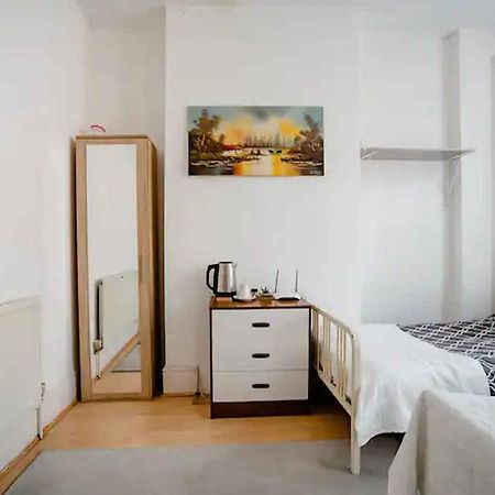 Homestay Near Tottenham Hotspur Stadium 런던 외부 사진