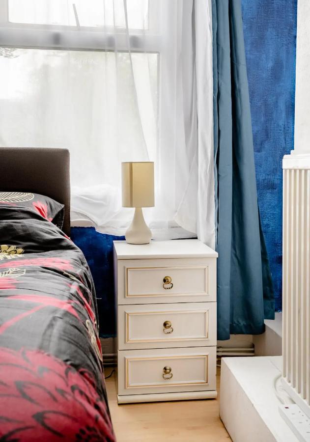 Homestay Near Tottenham Hotspur Stadium 런던 외부 사진