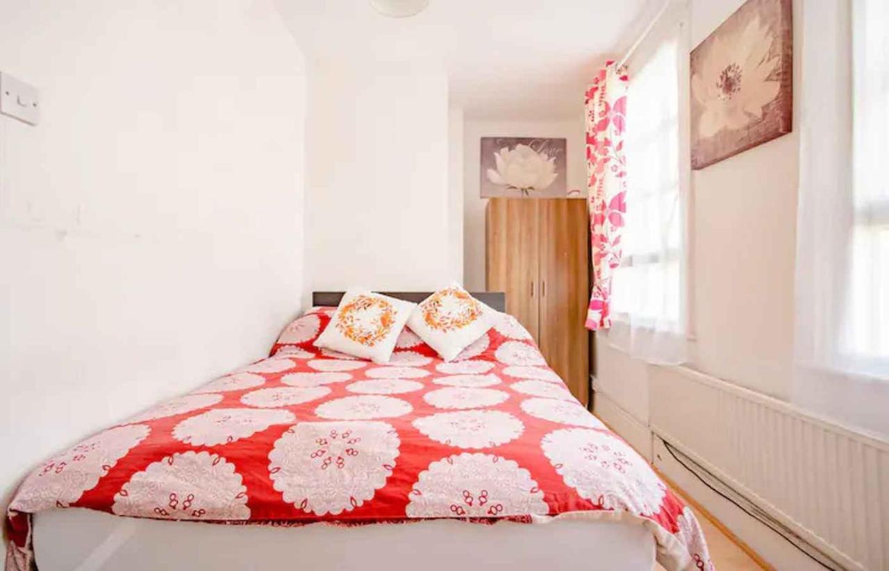 Homestay Near Tottenham Hotspur Stadium 런던 외부 사진